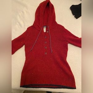 Women’s Patagonia pullover sweater. Red.